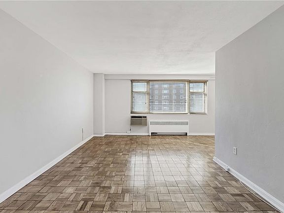 4th image of 11820 Edgewater Dr APT 708