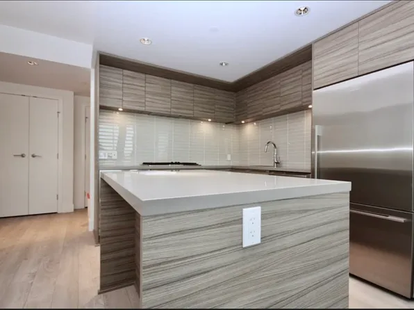 1550 Fern St #605, North Vancouver, BC V7J 0A9