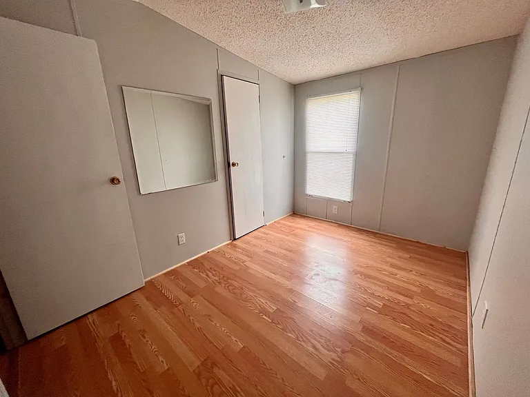 540 Guillot Rd #E — Photo 11
