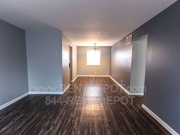 4th image of 2801 Ravenswood Dr
