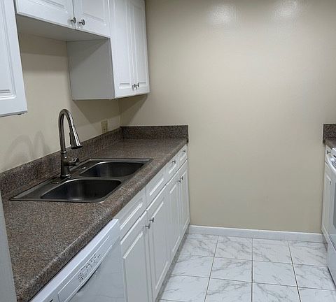 3rd image of 2430 Harn Blvd