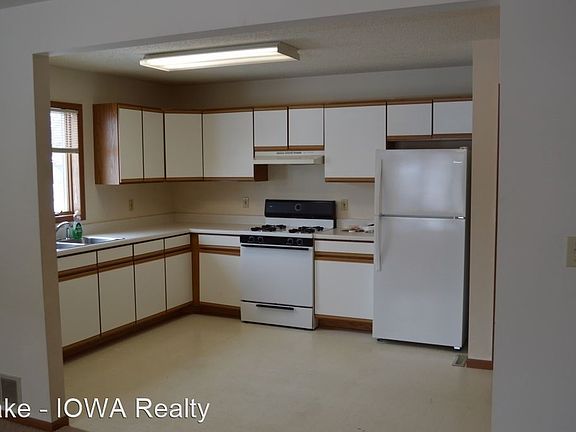 2nd image of 2102 14th Ave N #11