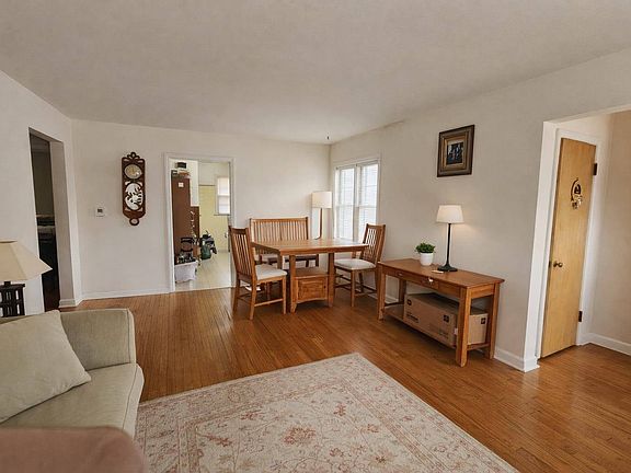 4th image of 8443 Gross Point Rd #8443