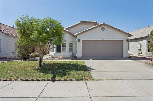 921 E Montoya Ln Photo 1