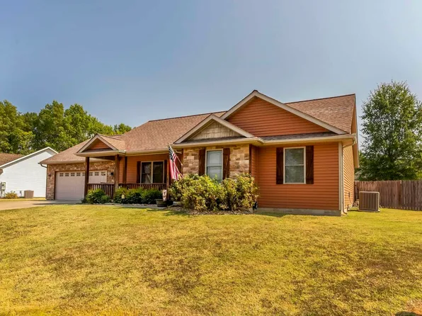 1105 Line Dr, Carterville, IL 62918