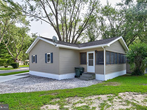 4th image of 23412 Beacon Ct