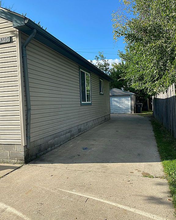 21125 Woodward St, photo 14