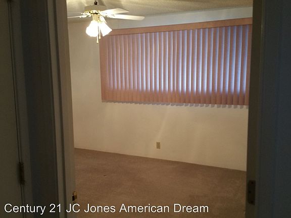 5th image of 112 Wards Creek Ln