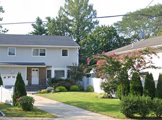 1490 Jerusalem Ave, Merrick, NY 11566