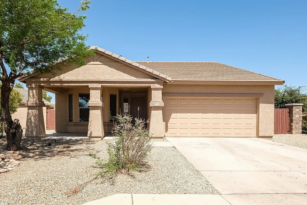 3 bed, 2.0 bath, 1710 sqft, $1,995 — Photo 1