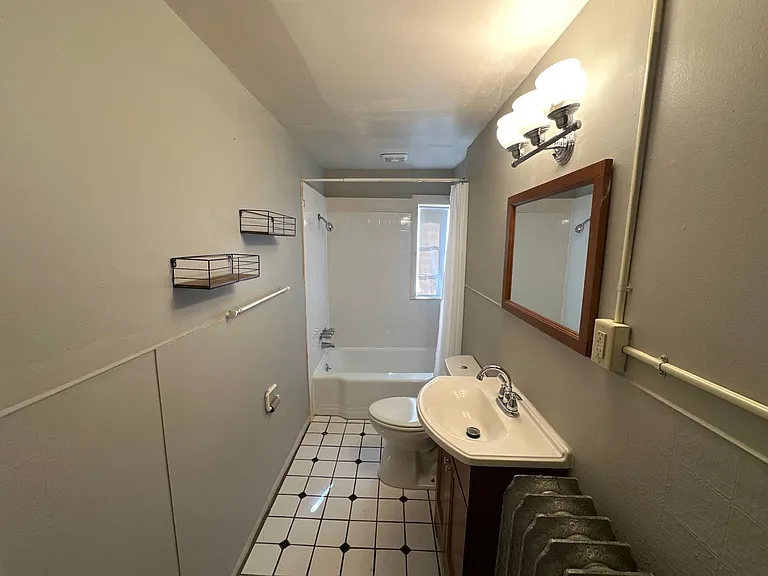 King Ave 222 MLR — Photo 10