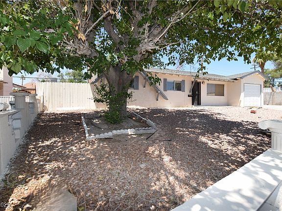 2nd image of 3323 Bancroft Cir