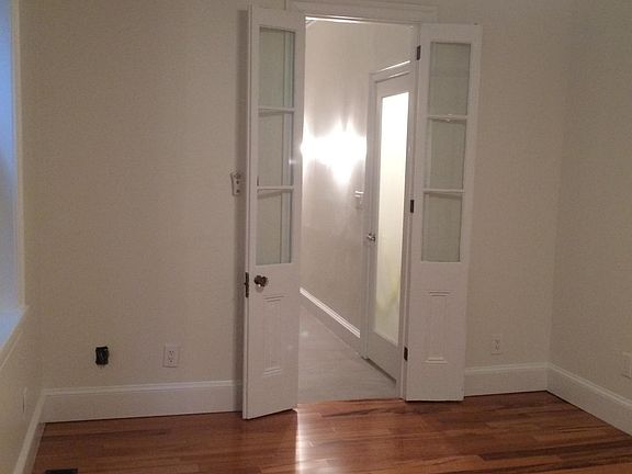 3rd image of 950 New Market St #1