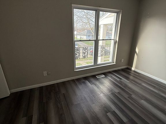 5th image of 7026 Emerald Ave #7020