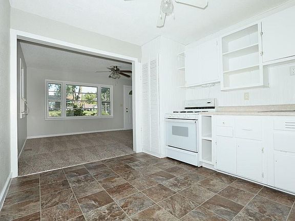 4th image of 609 Phillips St