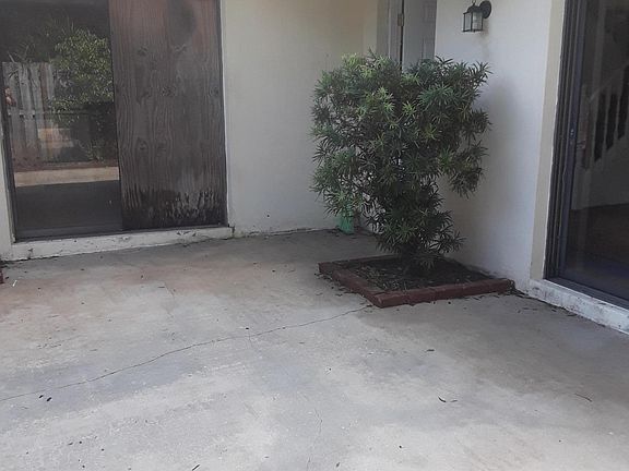 2nd image of 1018 Vista Oaks Cir NE