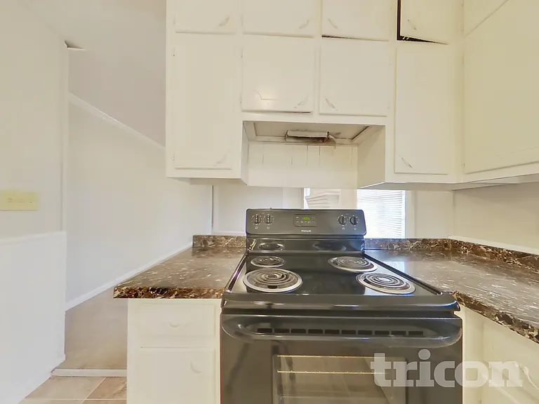 3842 Wesley Dr — Photo 8