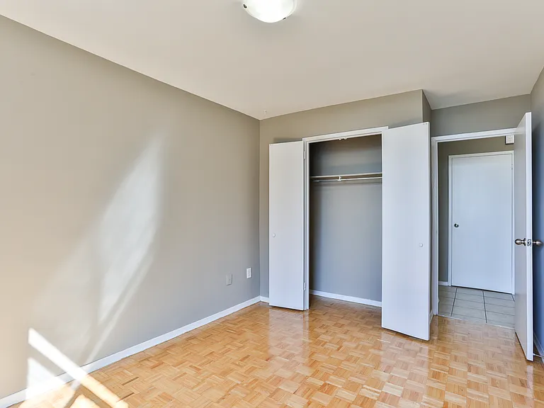 100 Rowena Dr — Photo 14