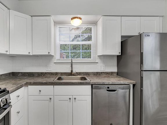 Signature Kitchen Style (shown here in the 3-bedroom floor plan)