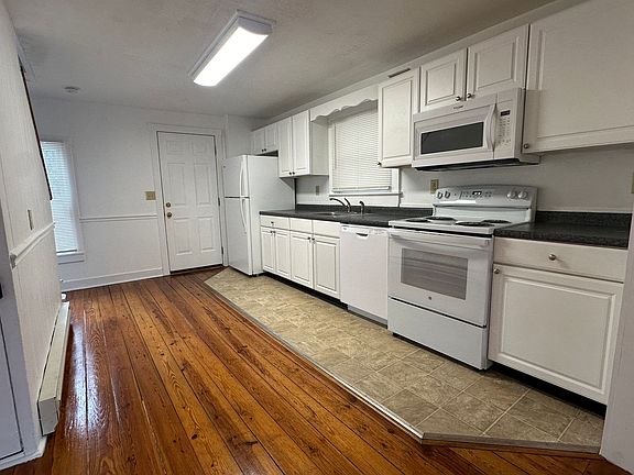 4th image of 115 W Germain St