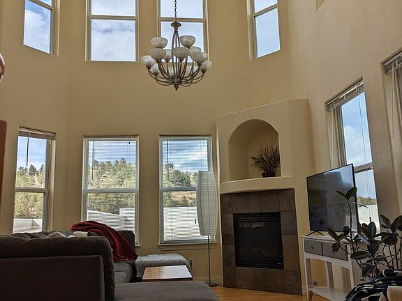 4th image of 688 Martin Dr #688