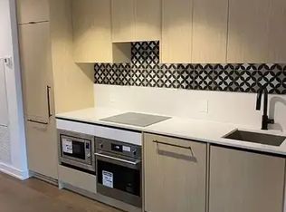 5 Lakeview Ave #410, Toronto, ON M6J 3B2