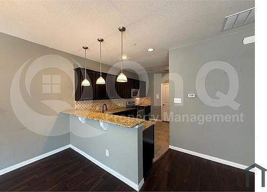 1st image of 392 Dublin St
