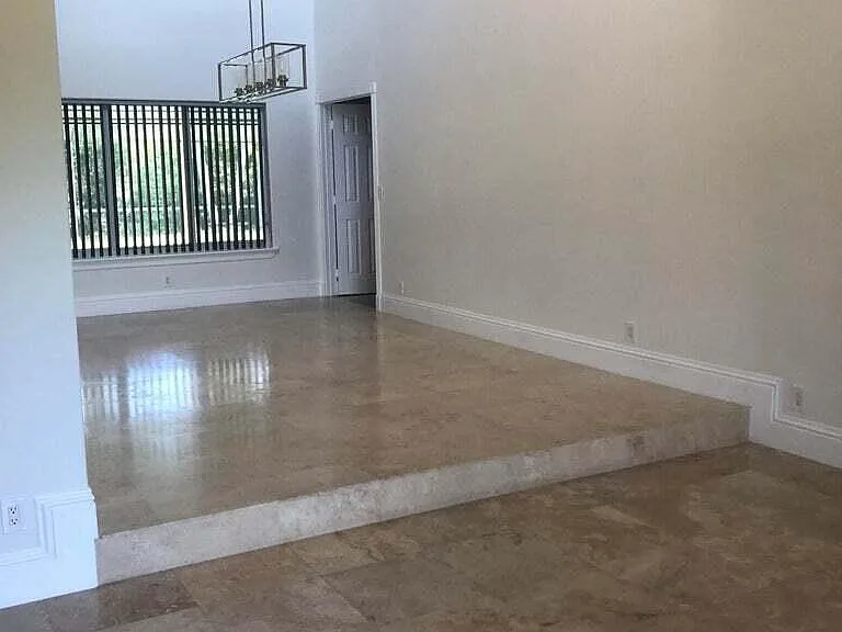 8649 NW 57th Ct — Photo 3