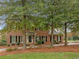 1147 Laurel Park Ln, Charlotte, NC 28270