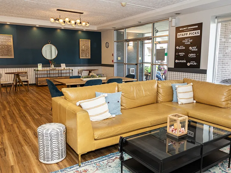 4175 Lobby