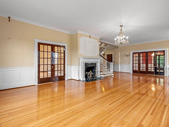 15th image of 209 Browntown Rd
