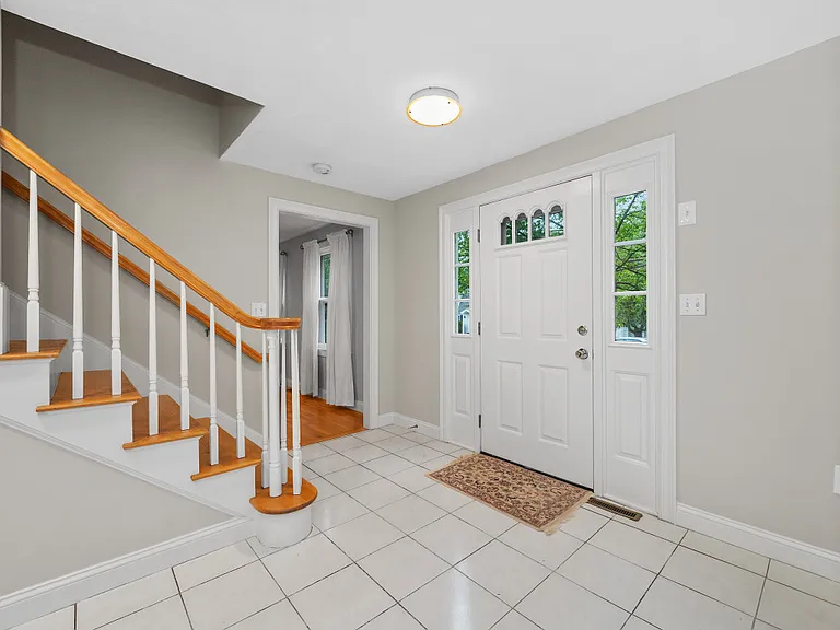2 Minuteman Ln — Photo 3