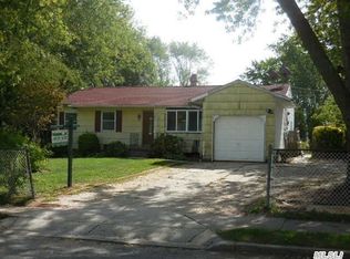 116 Oray St, Brentwood, NY 11717