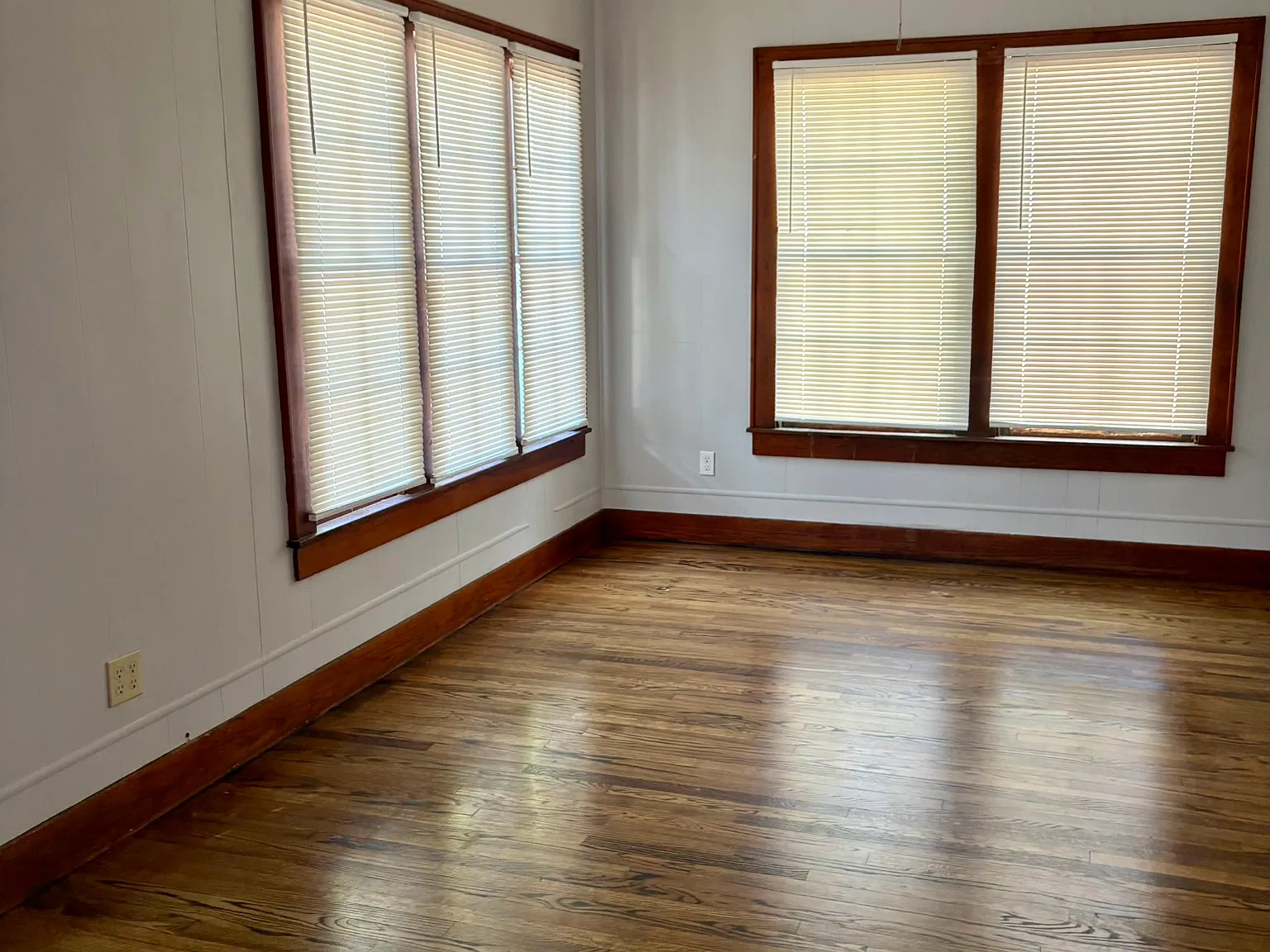 2 bed, 1.0 bath, $1,200 — Photo 3