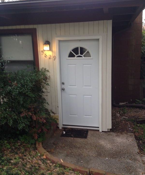 1st image of 5829 Hyde Park Cir