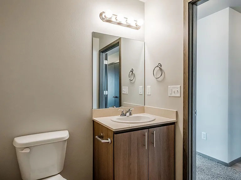 4 Corners Apartments — Photo 40