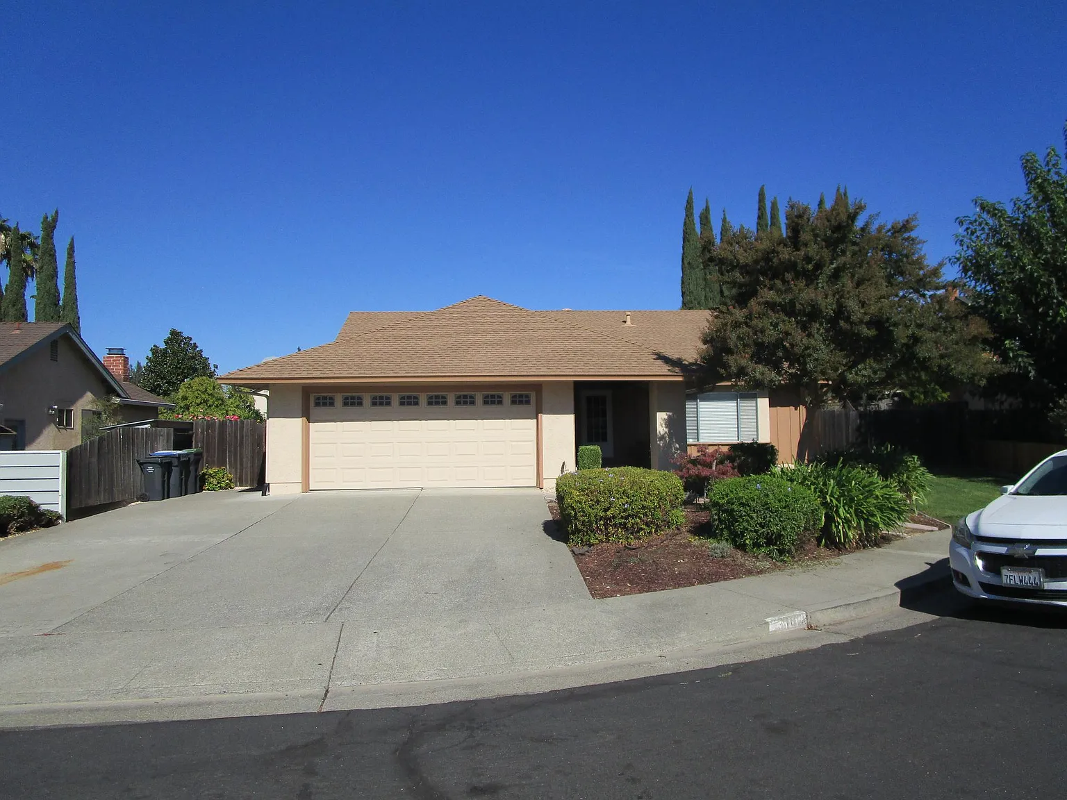 3182 Serra Ct photo 1