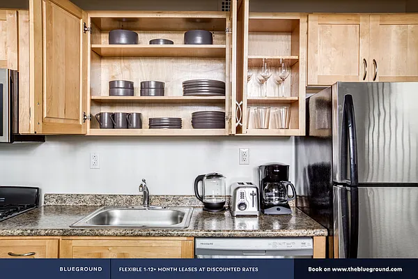 Rented by The Blueground | media 22