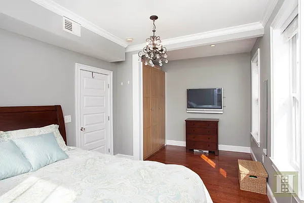 Sold by Halstead Property | media 5