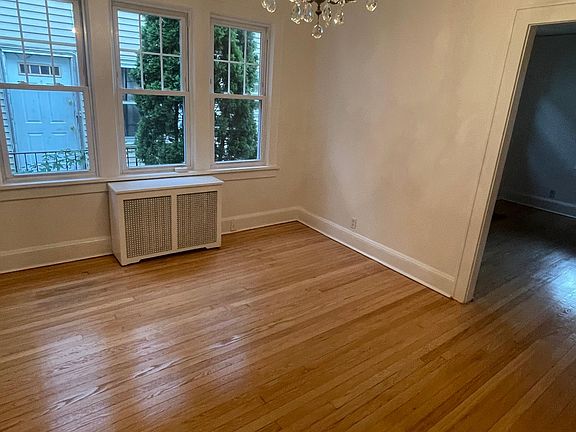 5th image of 622 Midland Ave #1