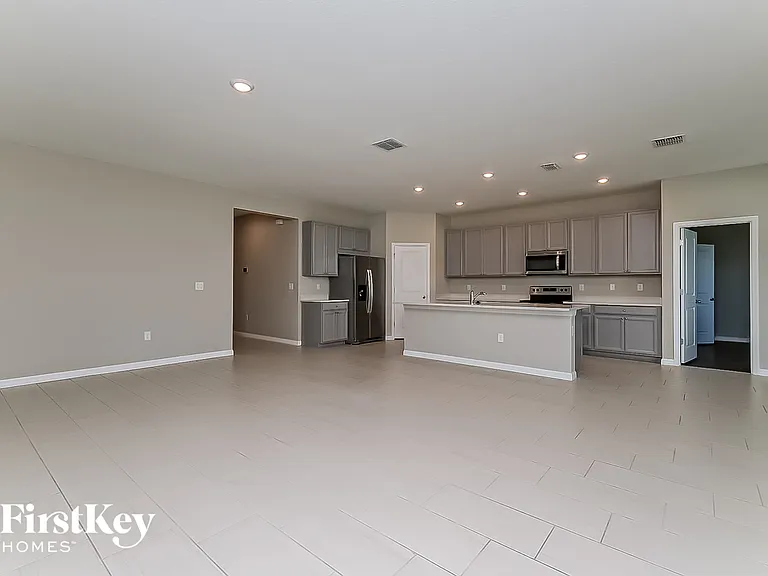 11836 Clare Hill Ave — Photo 3