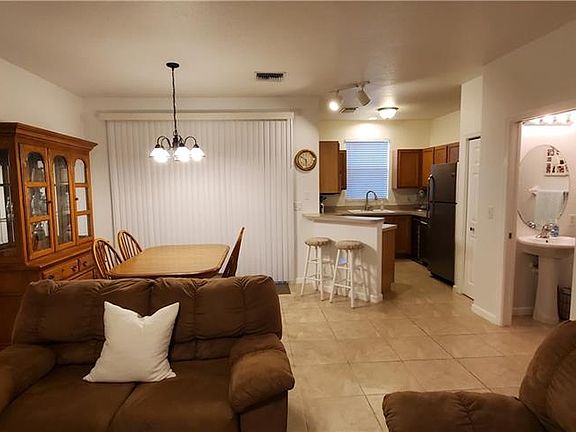 5th image of 2110 Golden Oak Ln