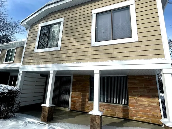 463 Kennedy Pl, Vernon Hills, IL 60061