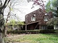 386 Colonial Dr photo 1