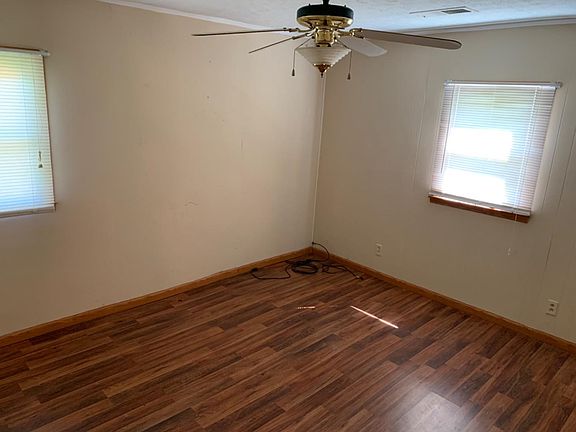 4th image of 90 Bakers Ln