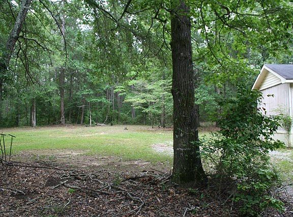 3rd image of 1035 Lake Dr