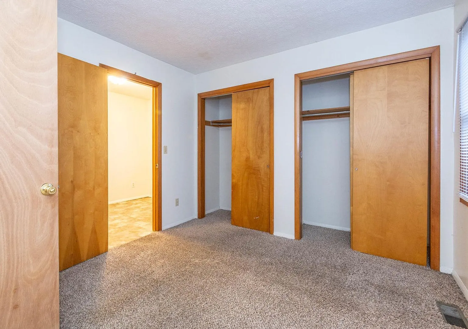 539 Henderson Crossing - Half Off Admin Fees & $350 Gift Card! — Photo 4