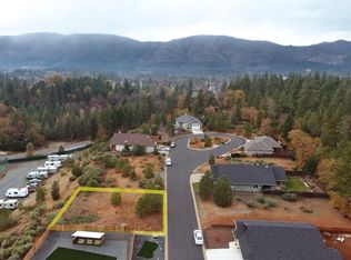 336 Cedar Ridge Dr, Cave Junction, OR 97523