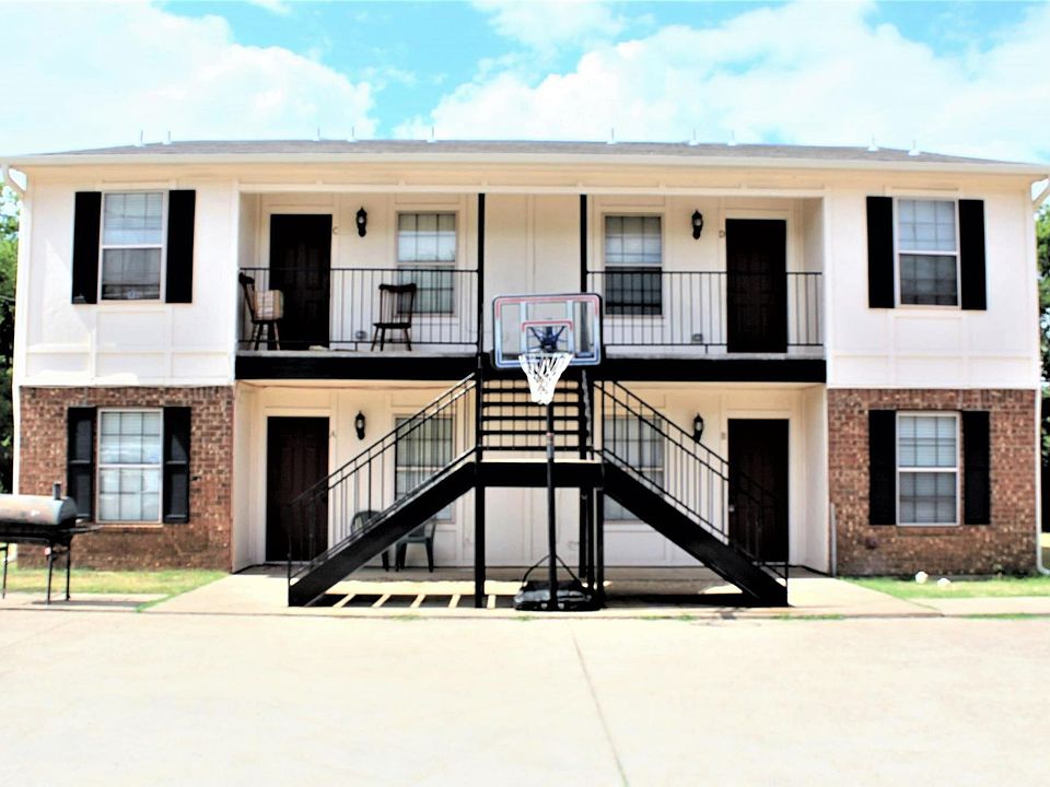 1st image of 620 N Race St #D