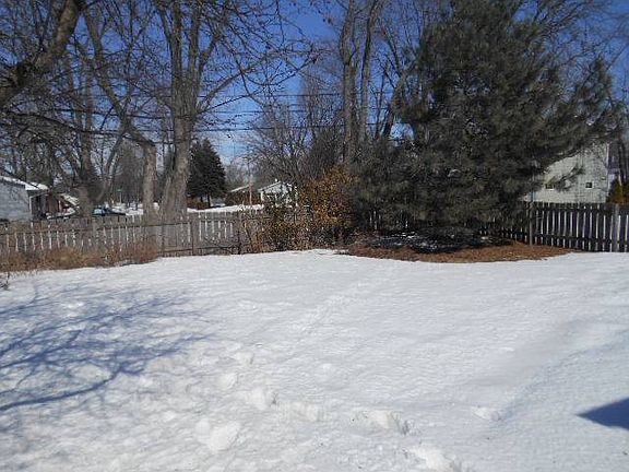 3rd image of 505 Lucerne Ln